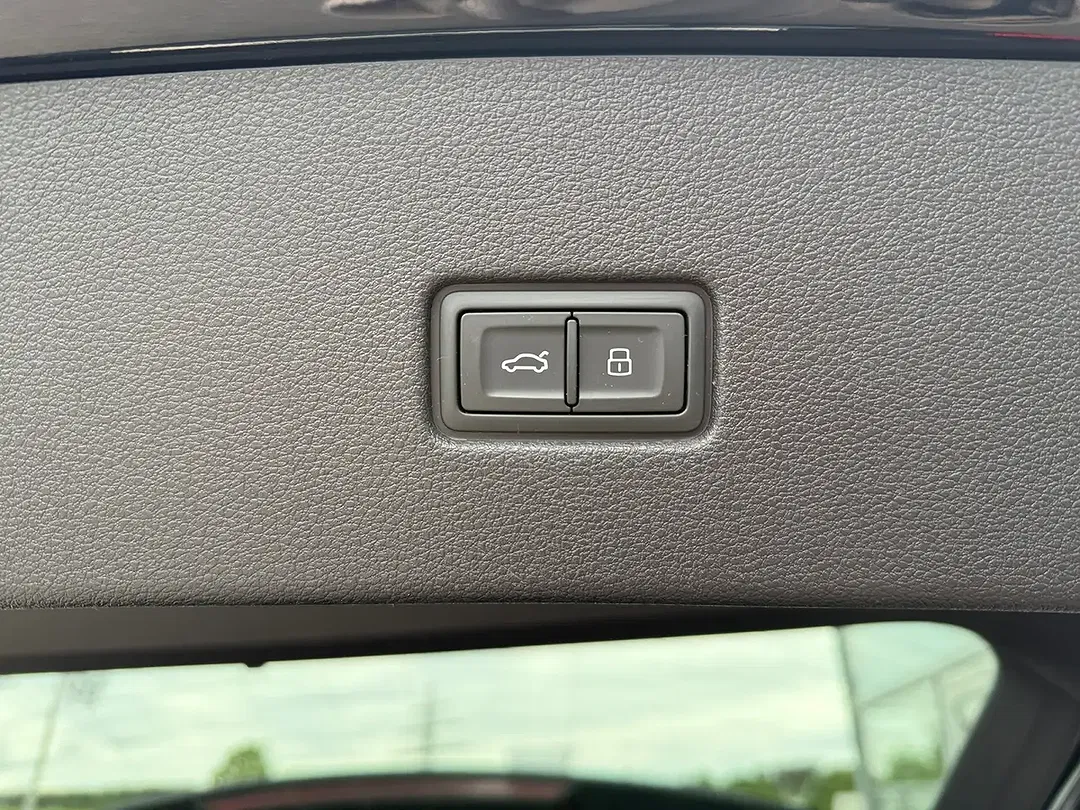 Audi SQ8 4.0 TFSI quattro Matrix LED - Thumbnail 17