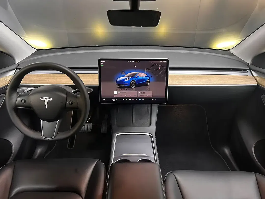 Tesla Model Y AWD Dual Motor Long Range - Thumbnail 13