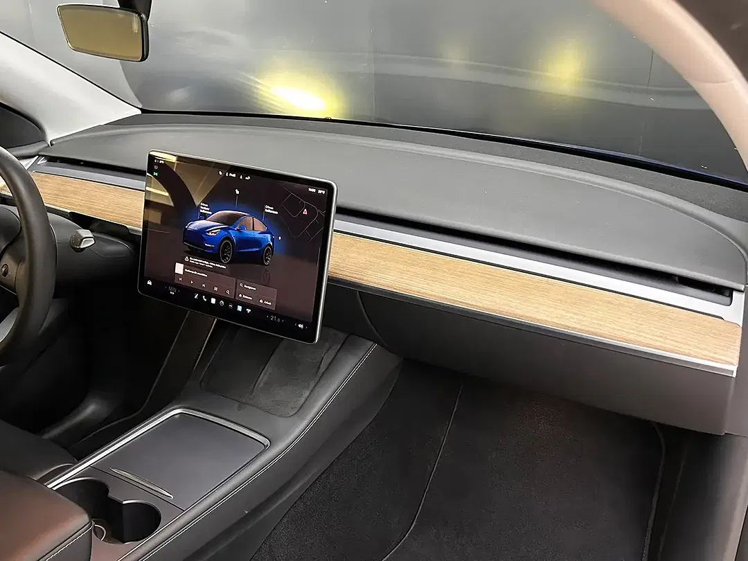 Tesla Model Y AWD Dual Motor Long Range - Thumbnail 14