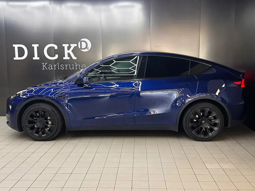 Tesla Model Y AWD Dual Motor Long Range - Thumbnail 4