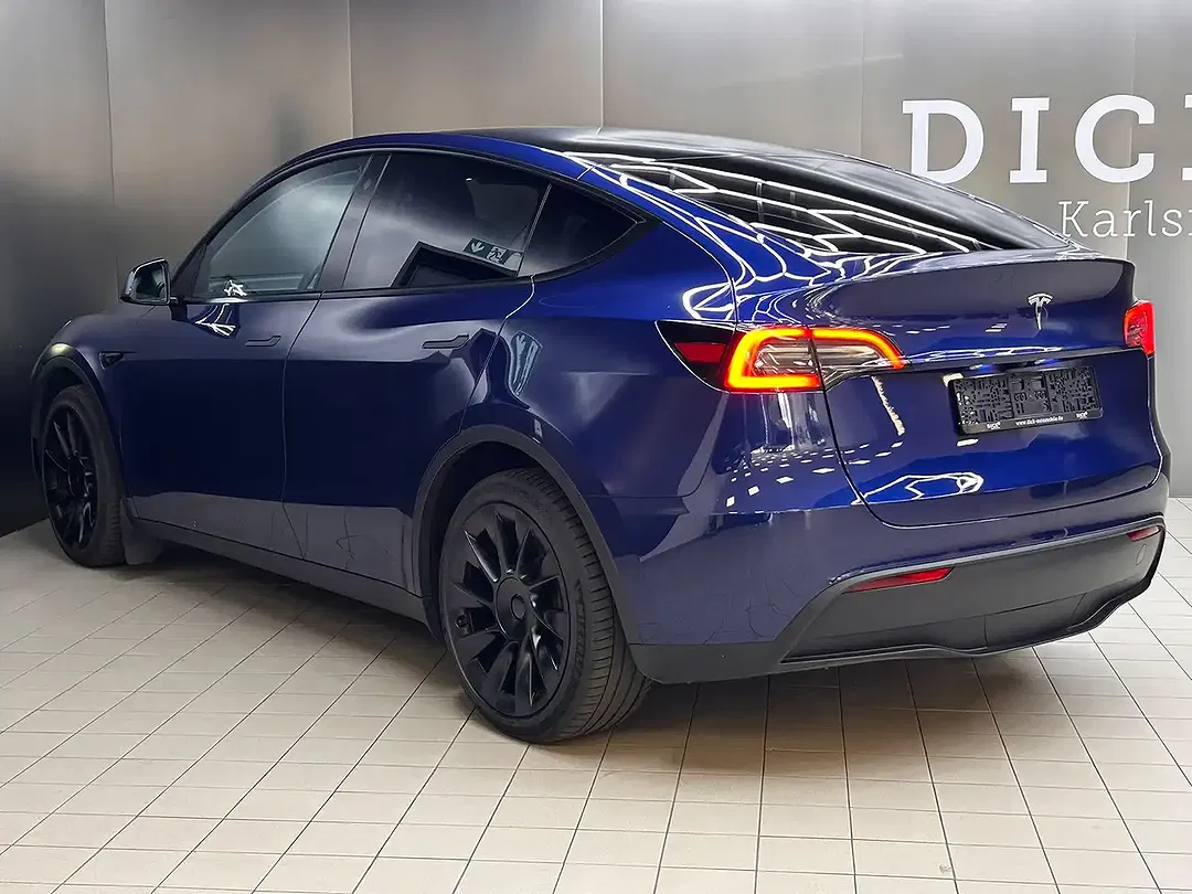 Tesla Model Y AWD Dual Motor Long Range - Thumbnail 5