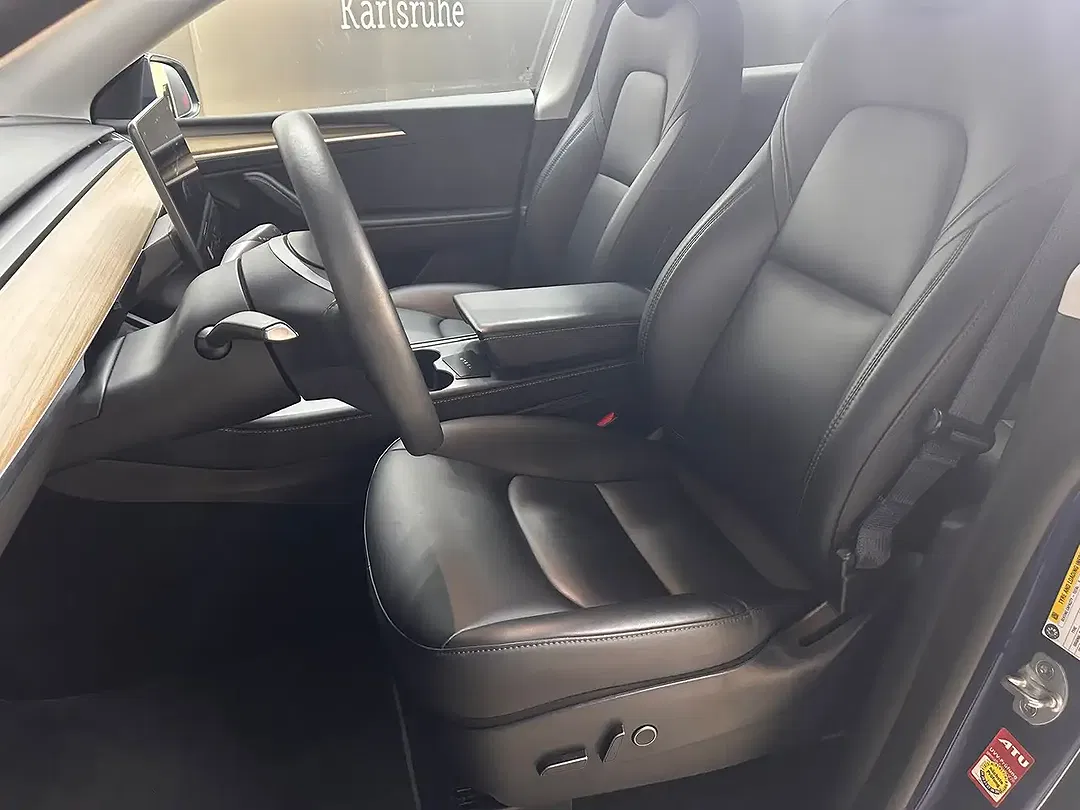 Tesla Model Y AWD Dual Motor Long Range - Thumbnail 8