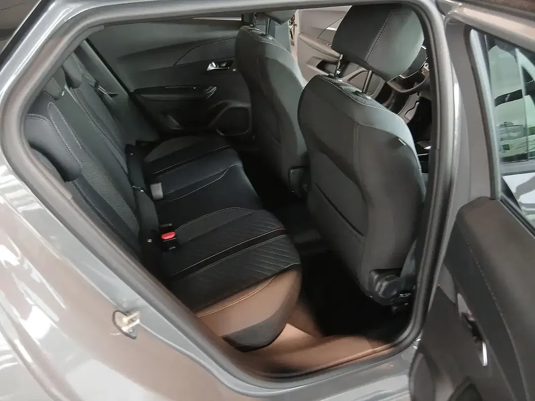 Peugeot 2008 145 e-DSC6 Hybrid Allure - Thumbnail 15