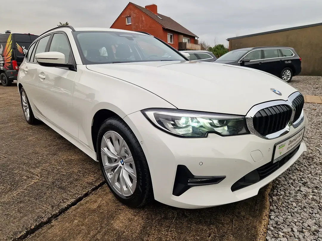 BMW 330 xDrive Advantage - Thumbnail 6