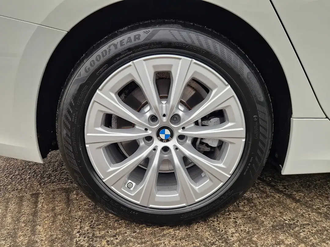 BMW 330 xDrive Advantage - foto 12