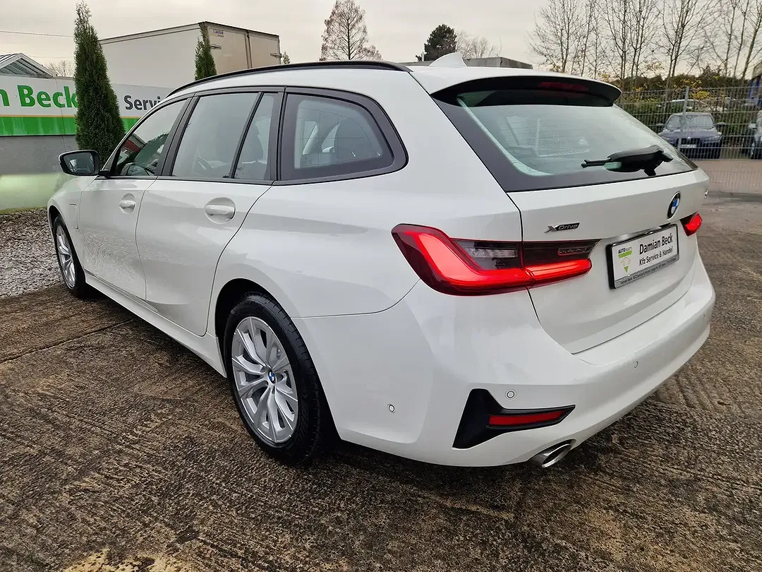BMW 330 xDrive Advantage - foto 2