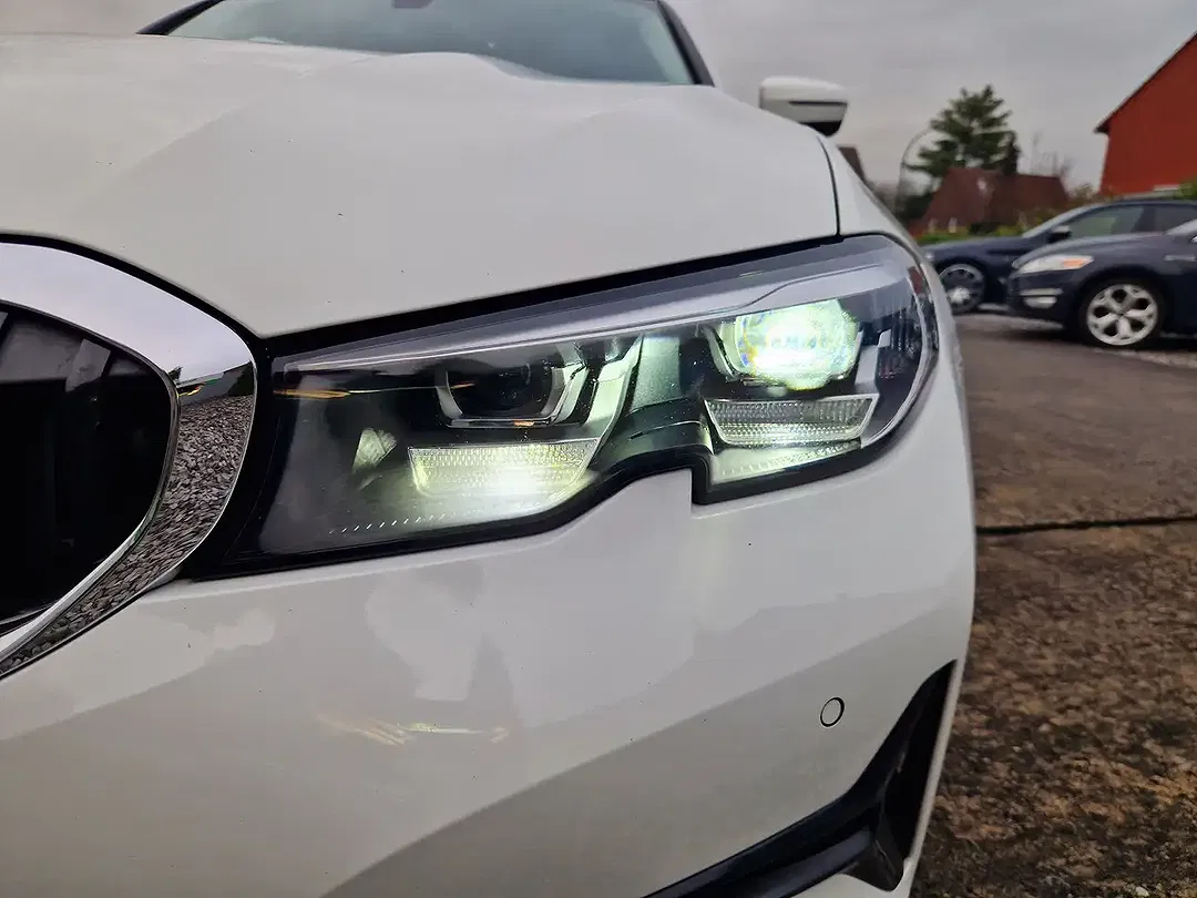 BMW 330 xDrive Advantage - Thumbnail 5