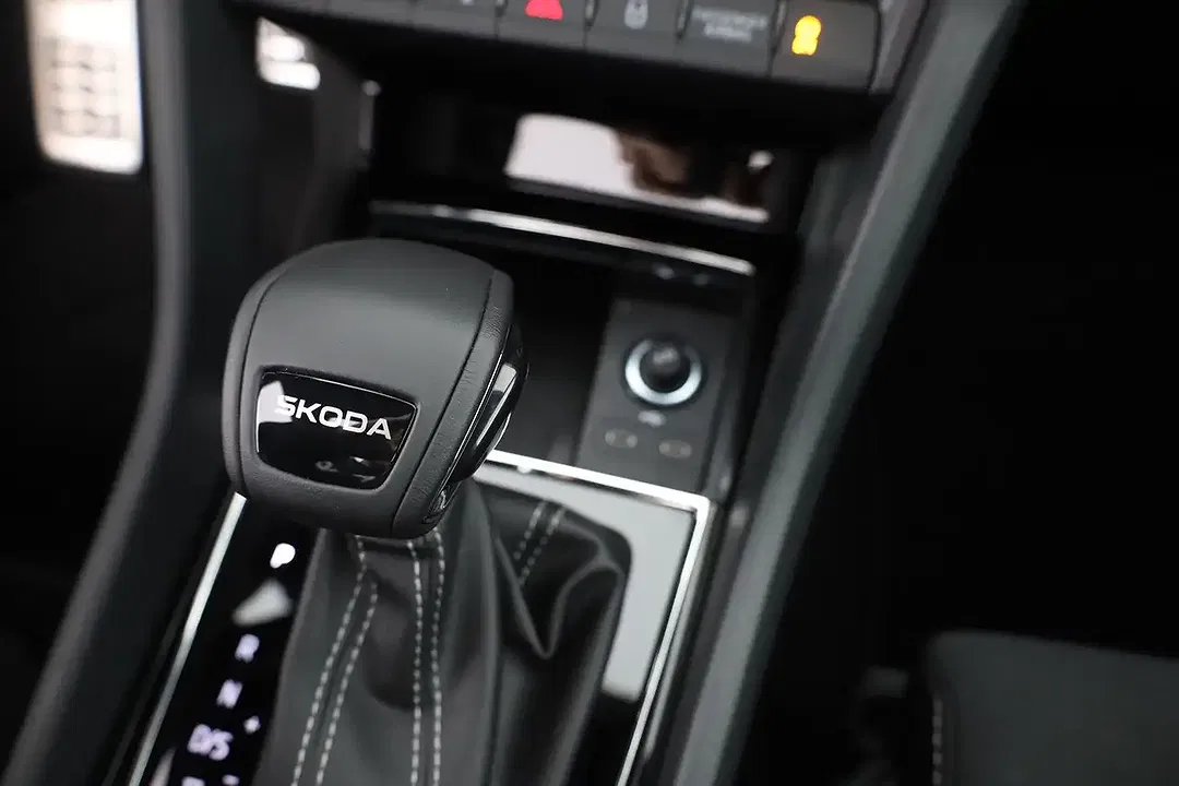 Skoda Karoq 1.5 TSI DSG Sportline - Thumbnail 12