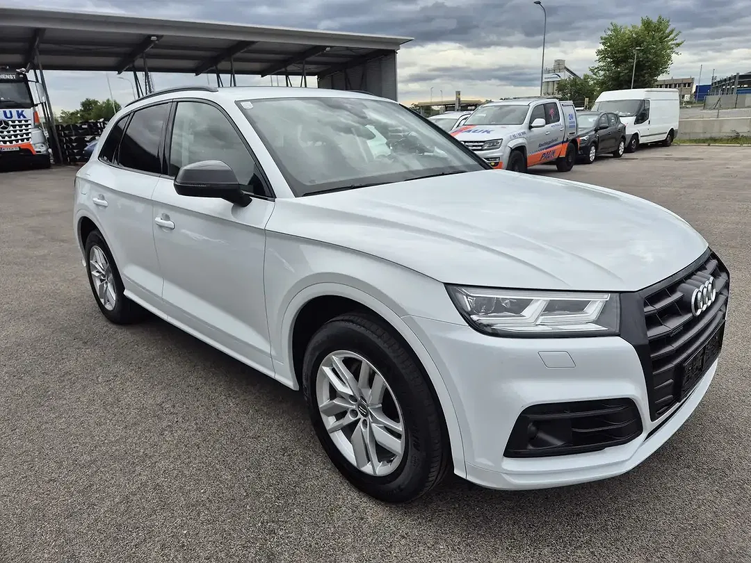 Audi Q5 50 TFSI e quattro sport - Thumbnail 1