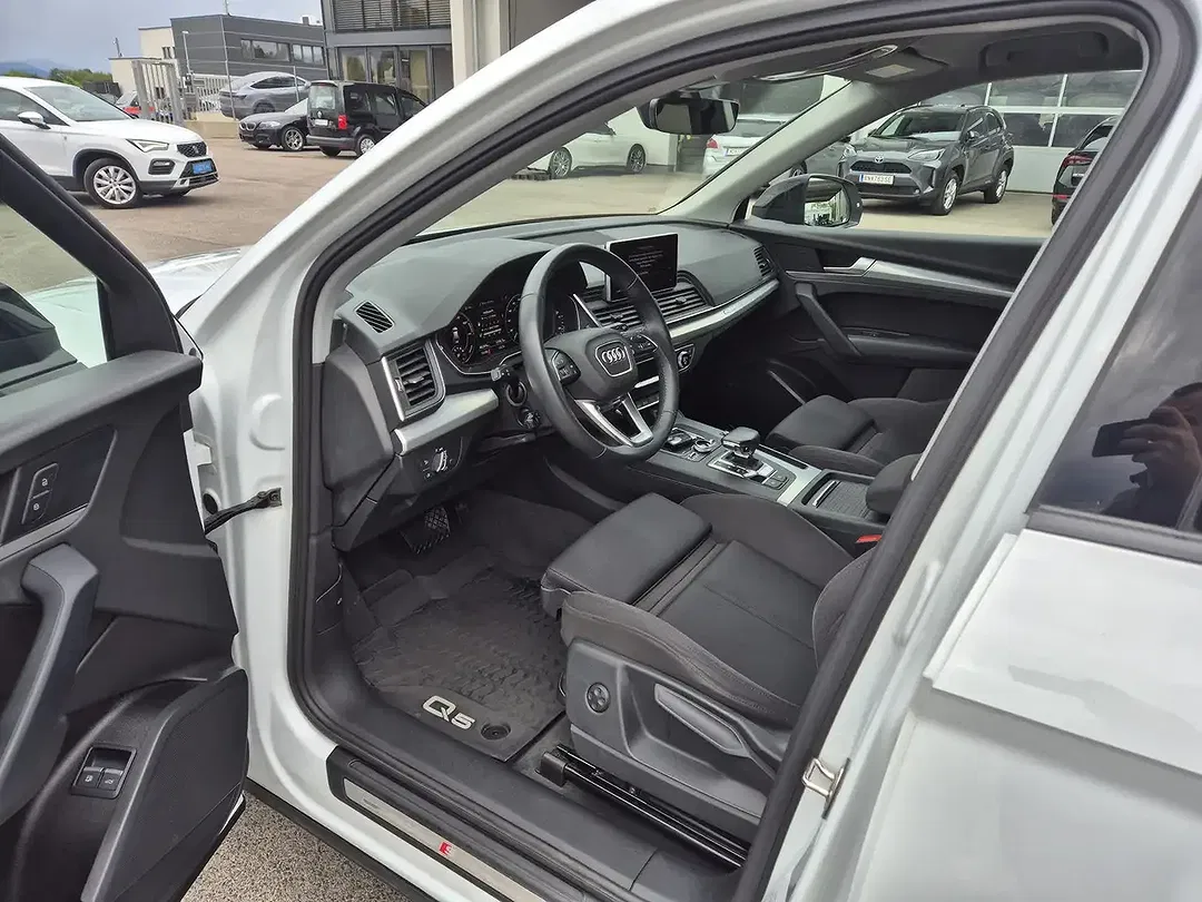 Audi Q5 50 TFSI e quattro sport - Thumbnail 11