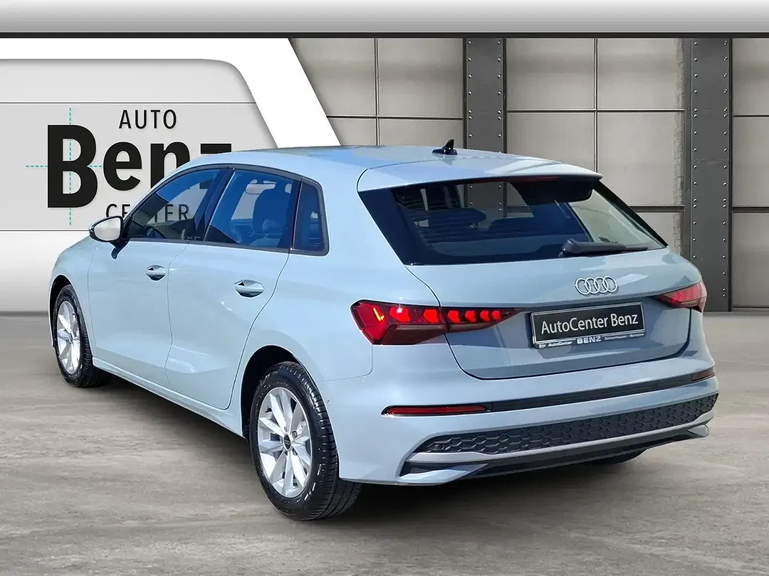 Audi A3 S tronic Sportback - Thumbnail 3