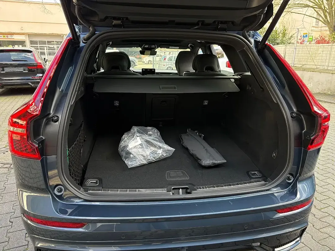 Volvo XC60 T6 Plus Black Edition - Thumbnail 10