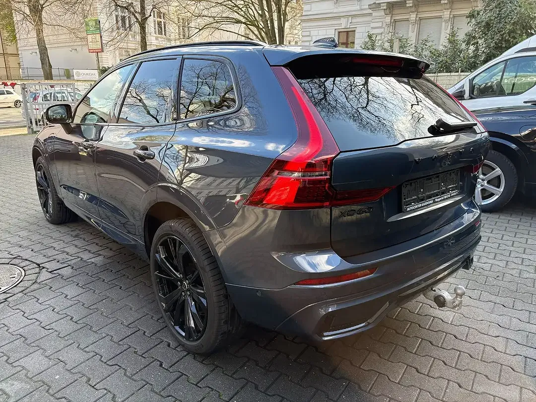 Volvo XC60 T6 Plus Black Edition - Thumbnail 5