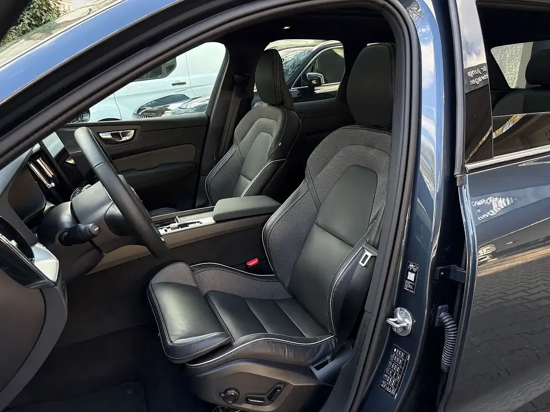 Volvo XC60 T6 Plus Black Edition - Thumbnail 8
