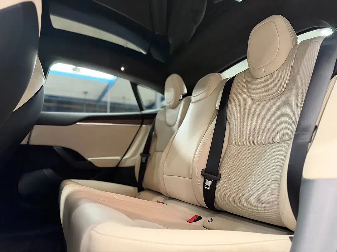 Tesla Model S Long Range Active - Thumbnail 13