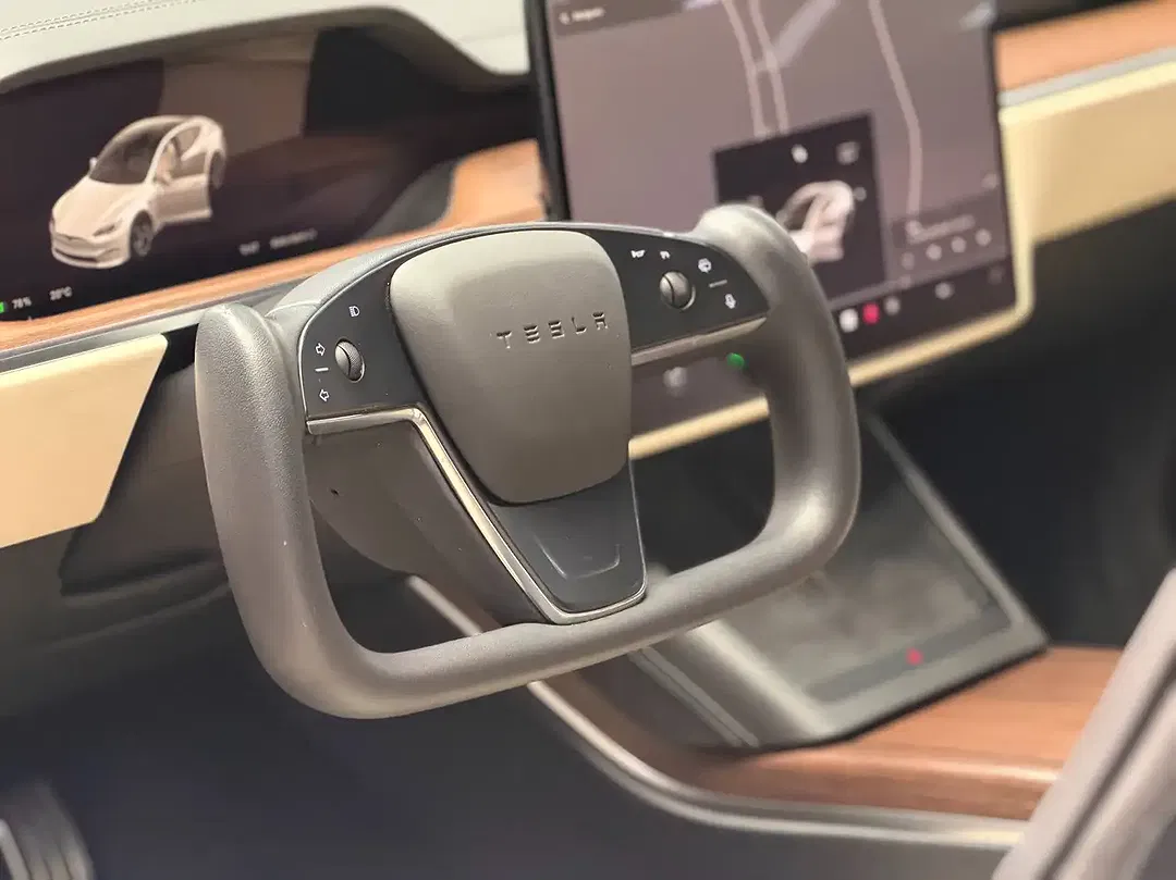Tesla Model S Long Range Active - Thumbnail 9