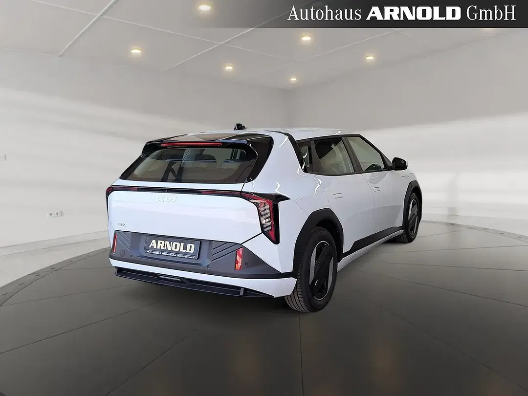 Kia EV4 Air - Thumbnail 4