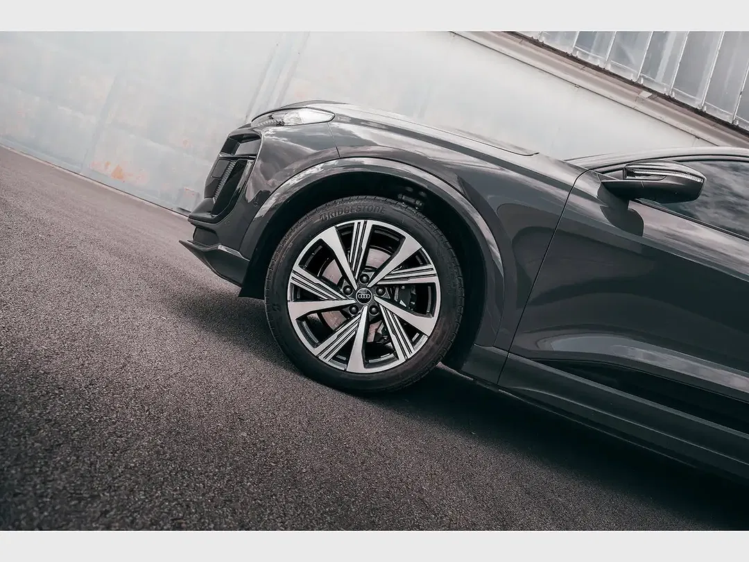 Audi SQ6 e-tron quattro - Thumbnail 10