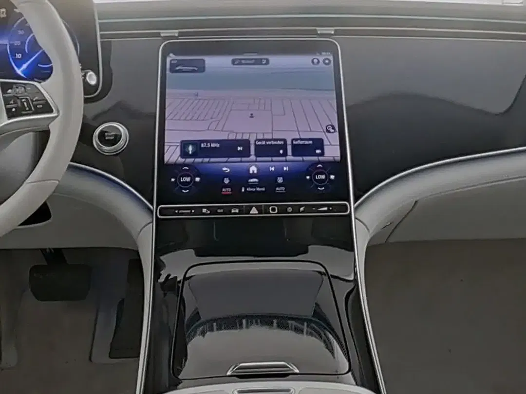Mercedes-Benz EQE 300 Burmester - Thumbnail 5