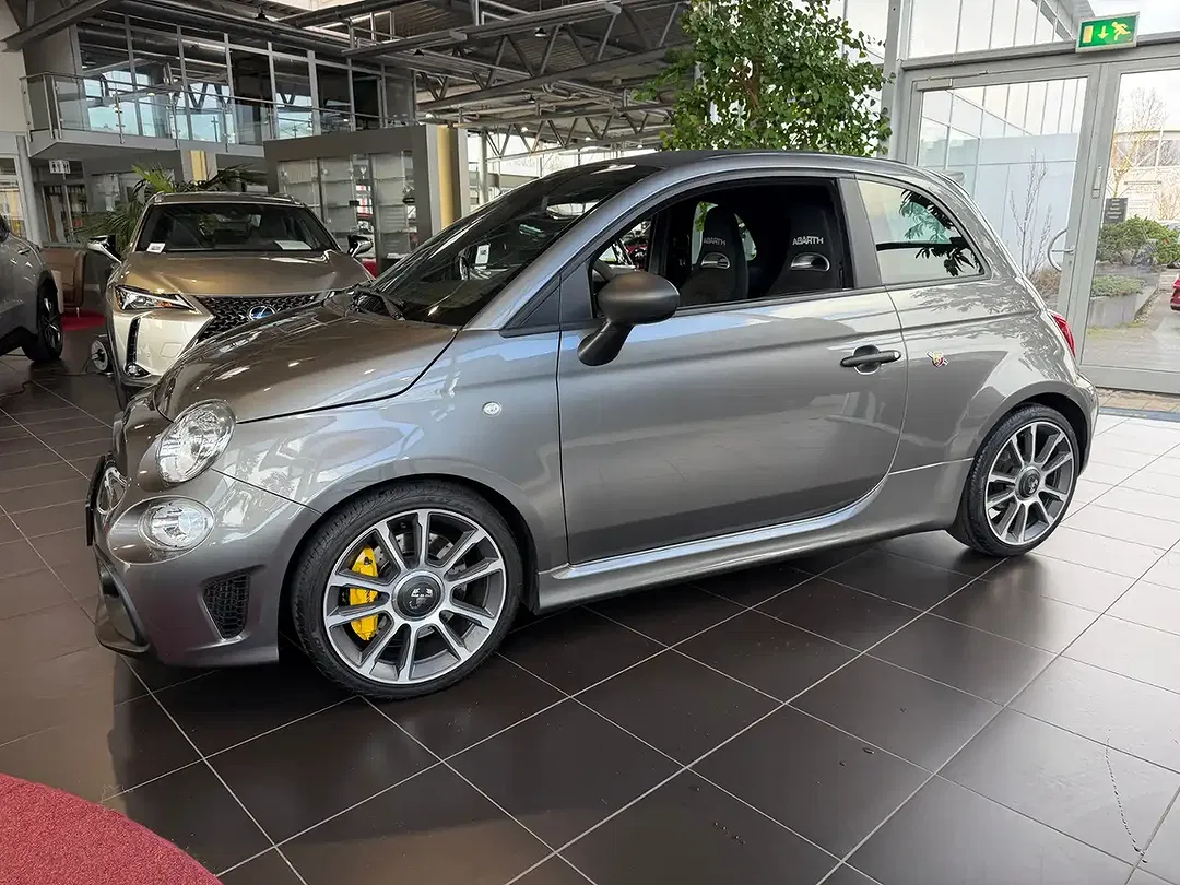 Abarth 695C Turismo - Thumbnail 3