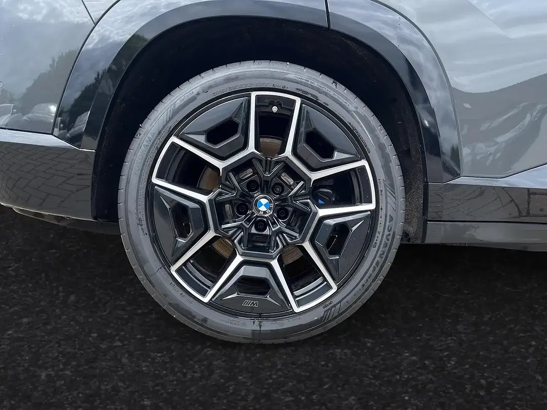 BMW XM - Thumbnail 3