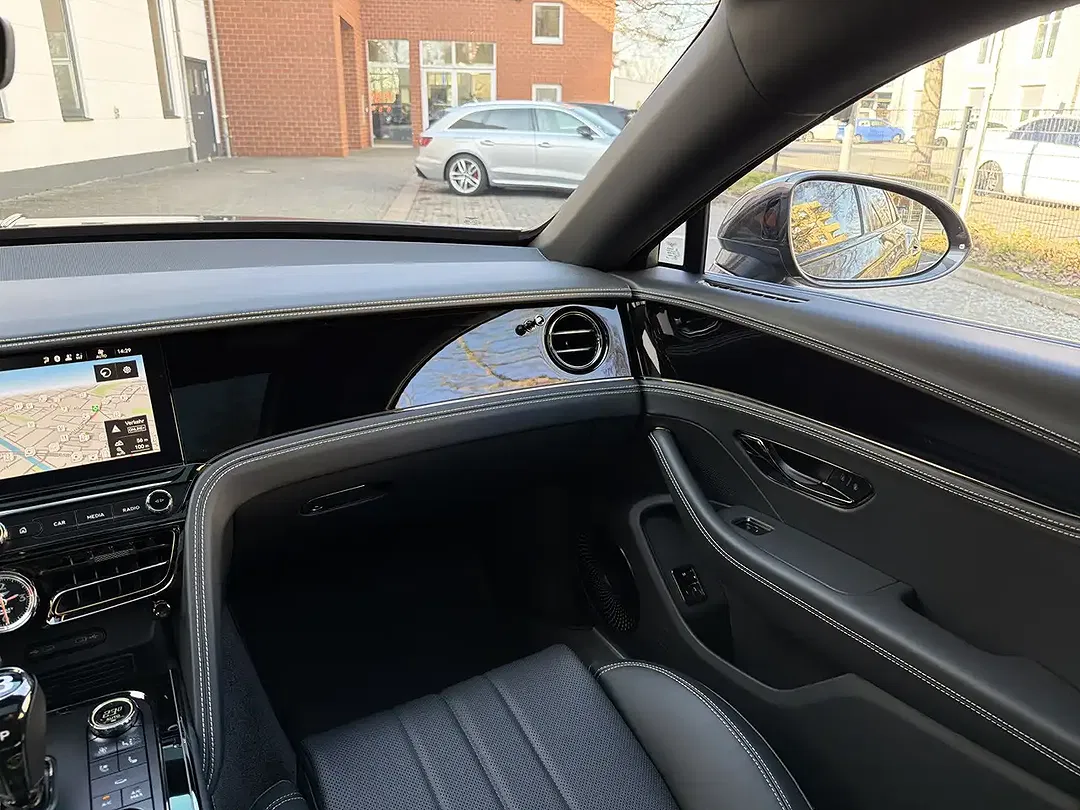 Bentley Flying Spur 4.0 V8 Hybrid - Thumbnail 12