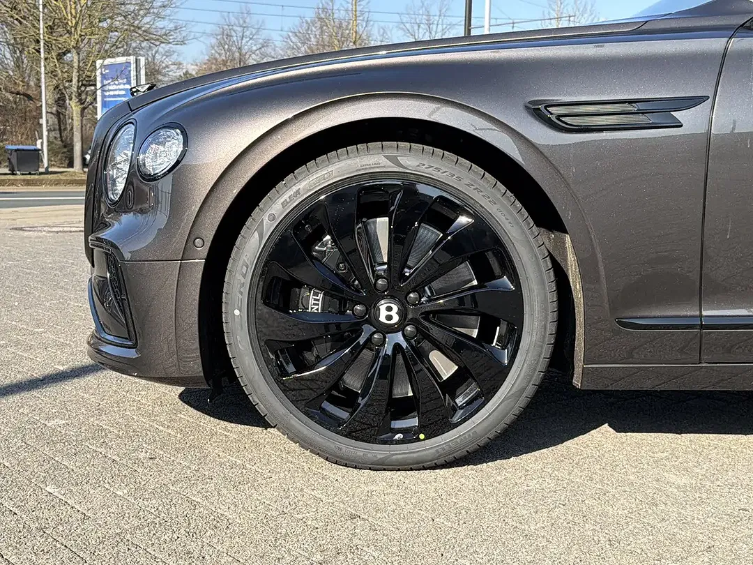 Bentley Flying Spur 4.0 V8 Hybrid - Thumbnail 3