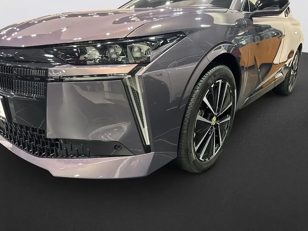 DS Automobiles DS 4 - Thumbnail 8