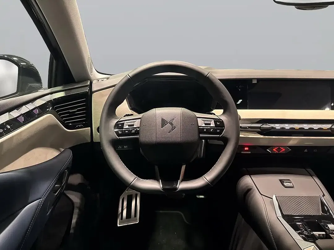 DS Automobiles DS 4 - Thumbnail 12