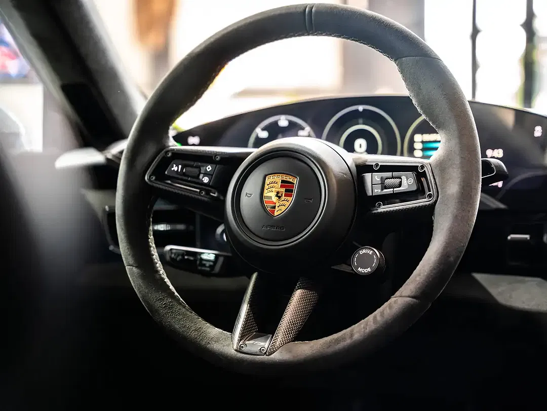 Porsche Taycan RS GTS - Thumbnail 11