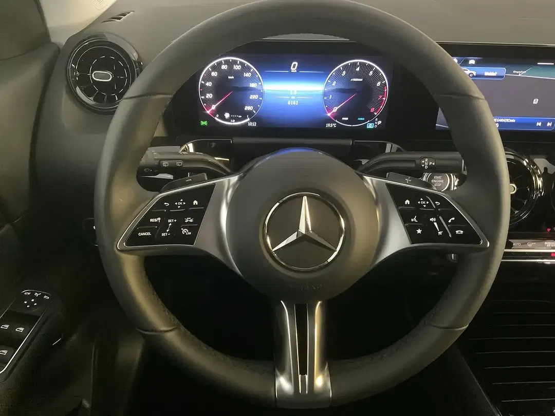 Mercedes-Benz GLA 200 - Thumbnail 9