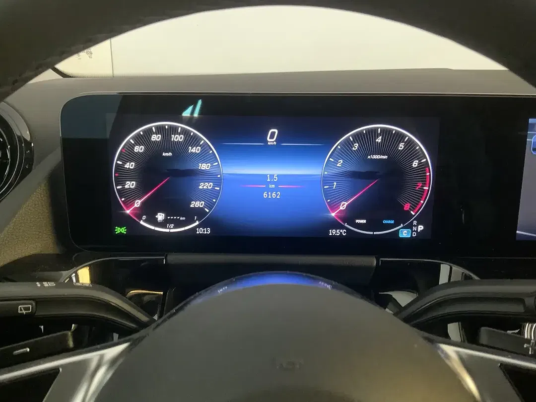 Mercedes-Benz GLA 200 - Thumbnail 10