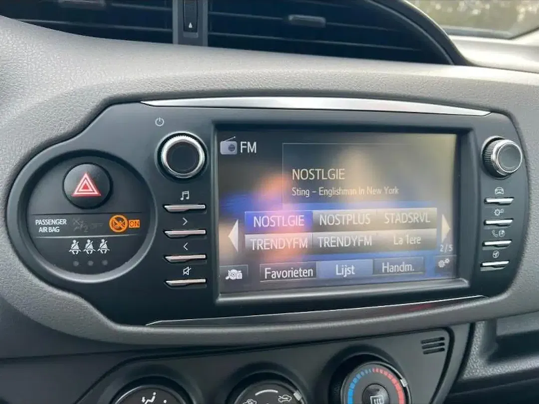 Toyota Yaris - Thumbnail 12