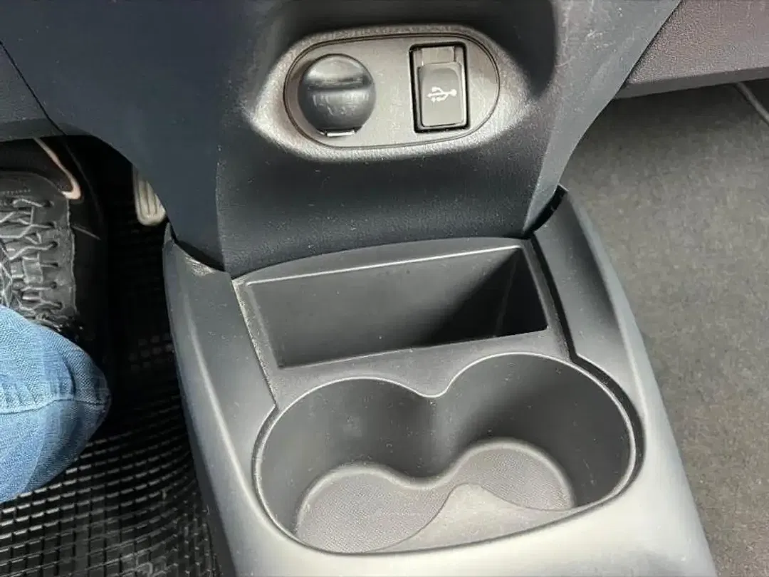 Toyota Yaris - foto 15