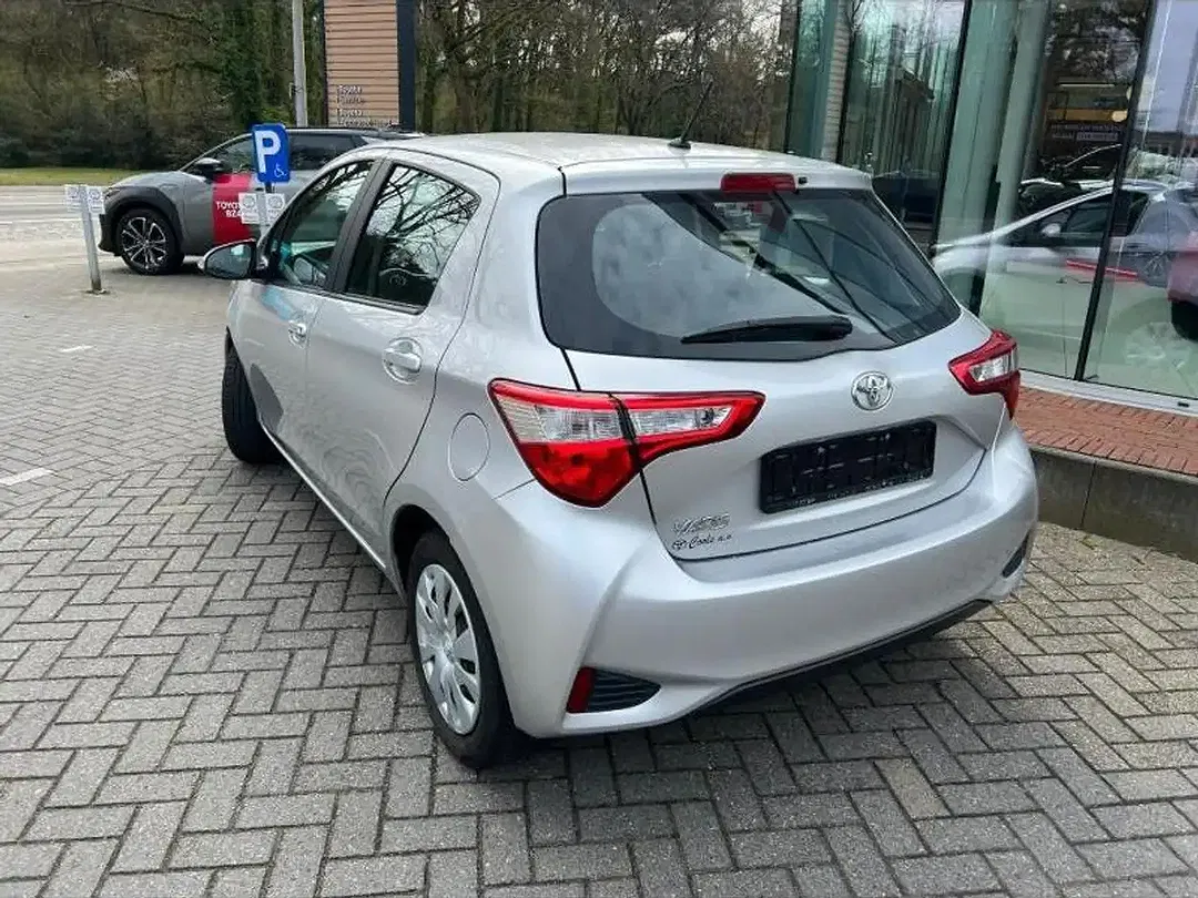 Toyota Yaris - Thumbnail 4