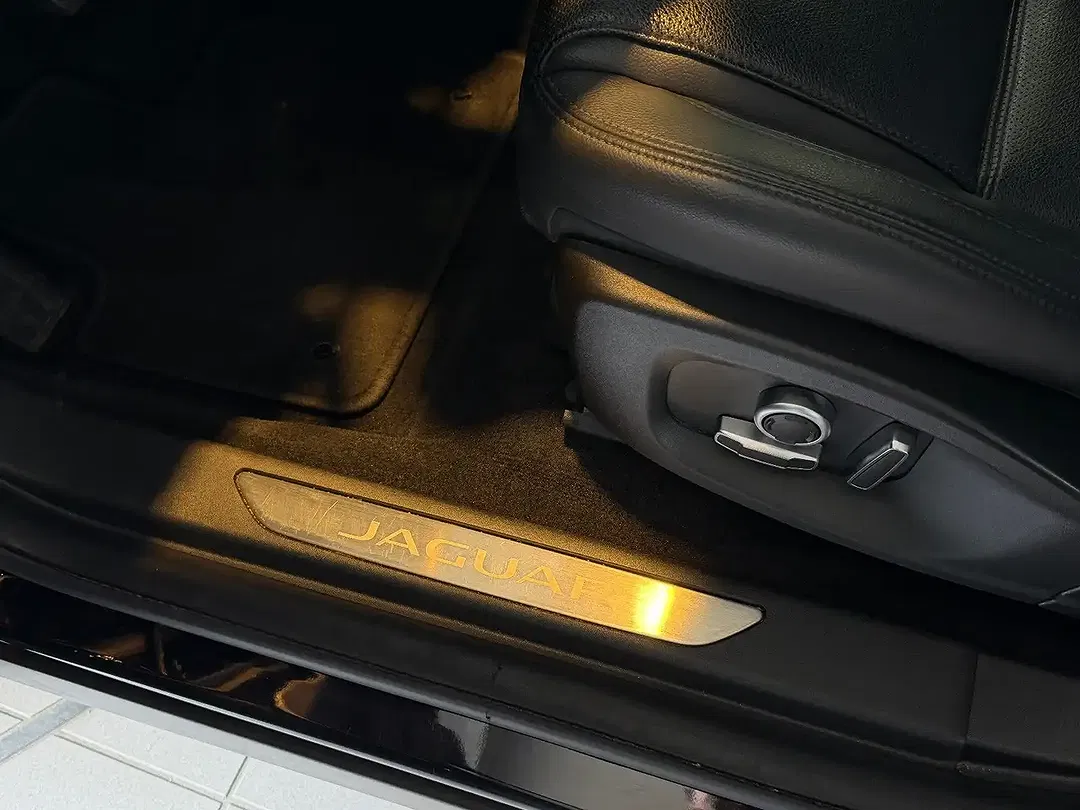 Jaguar E-Pace 4x4 S - Thumbnail 11