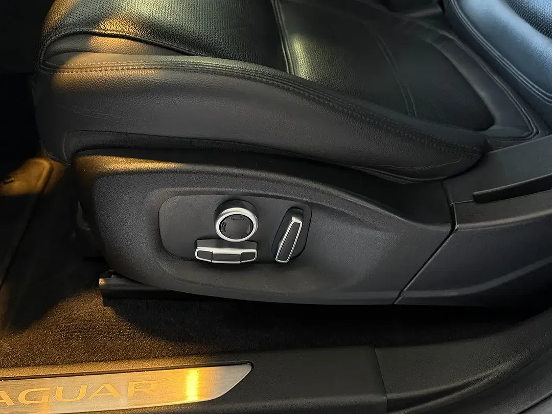 Jaguar E-Pace 4x4 S - Thumbnail 12