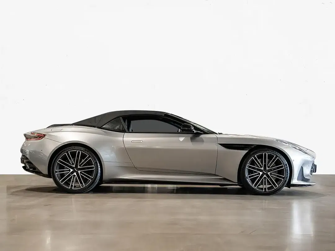 Aston Martin DB12 Volante - foto 15
