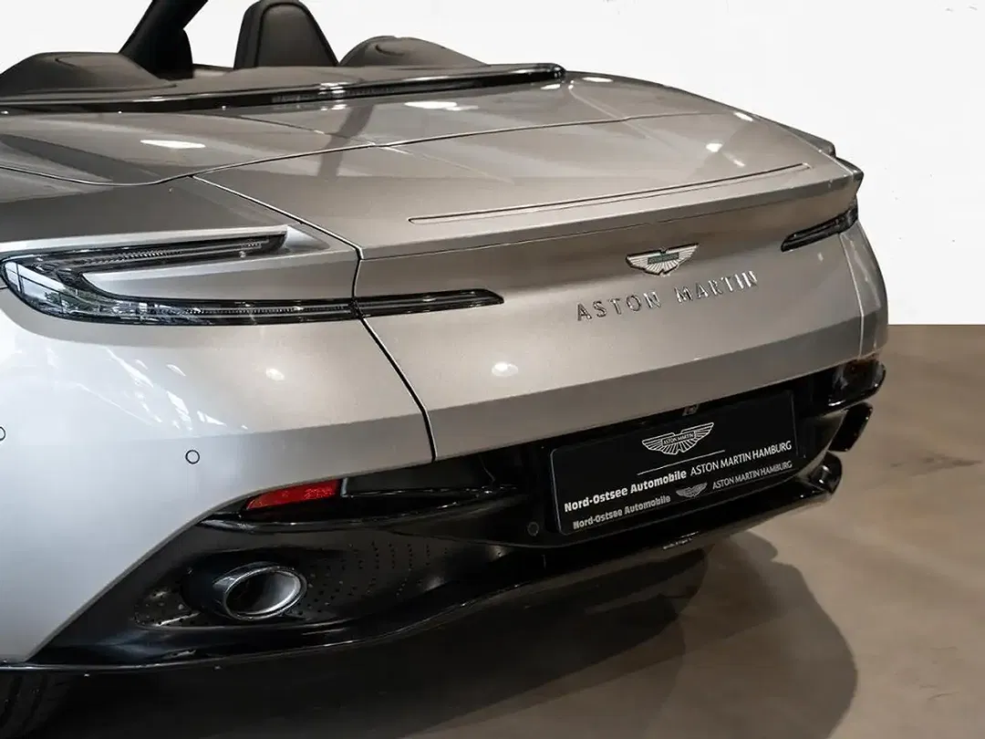 Aston Martin DB12 Volante - Thumbnail 8