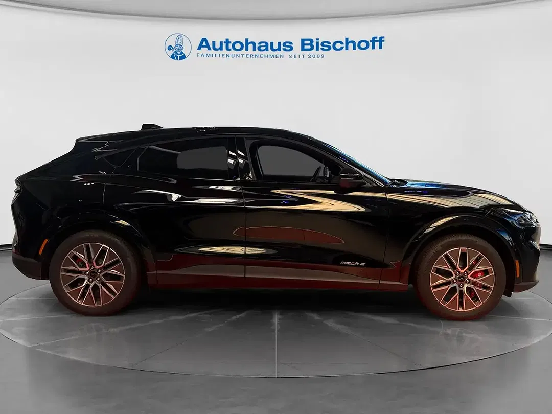 Ford Mustang Mach-E Premium - Thumbnail 4