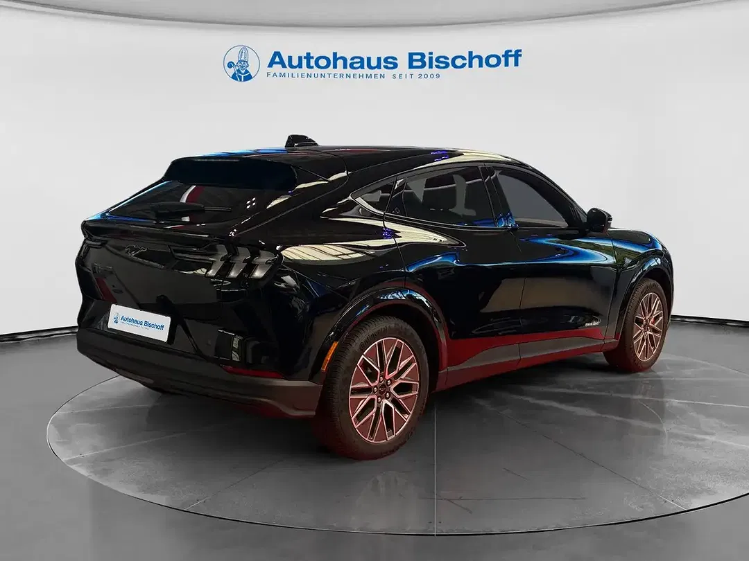 Ford Mustang Mach-E Premium - Thumbnail 5