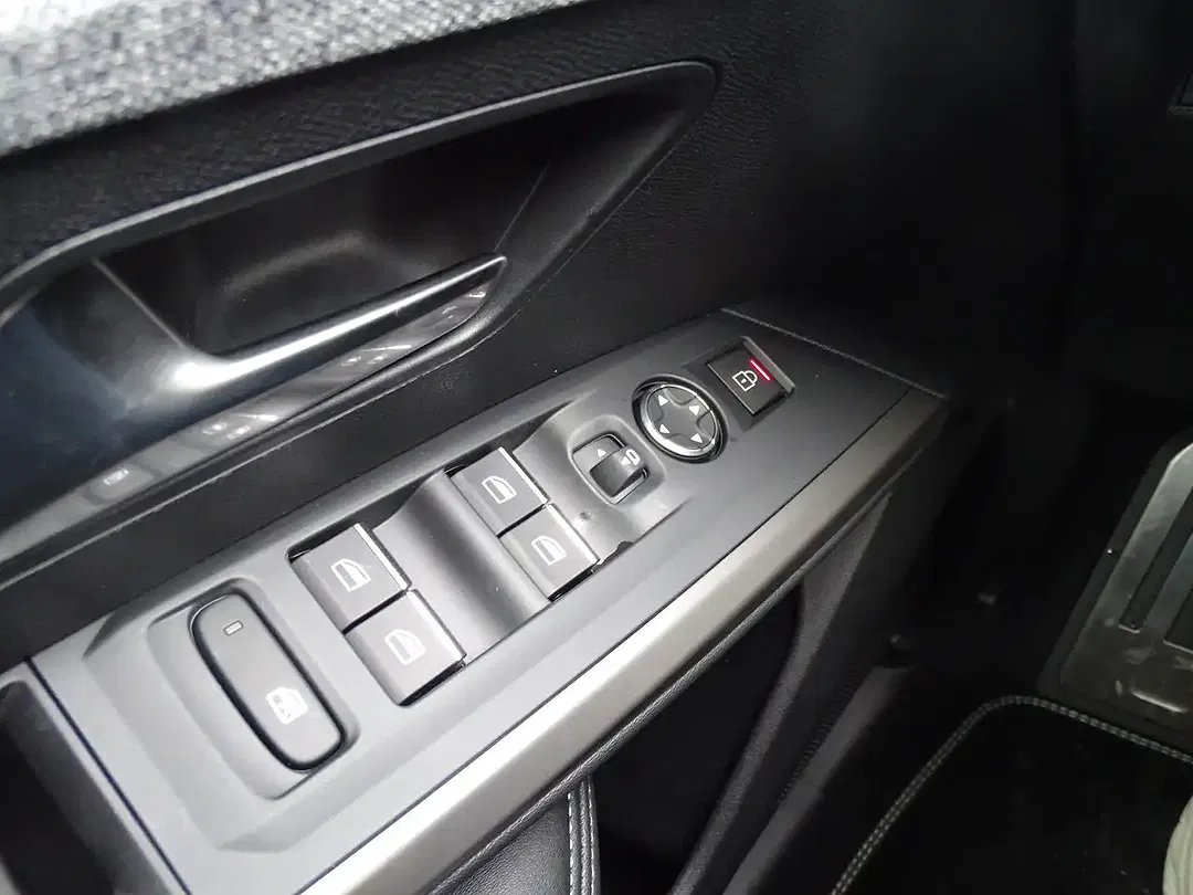 Peugeot 3008 145 e-DSC6 Hybrid GT - Thumbnail 13
