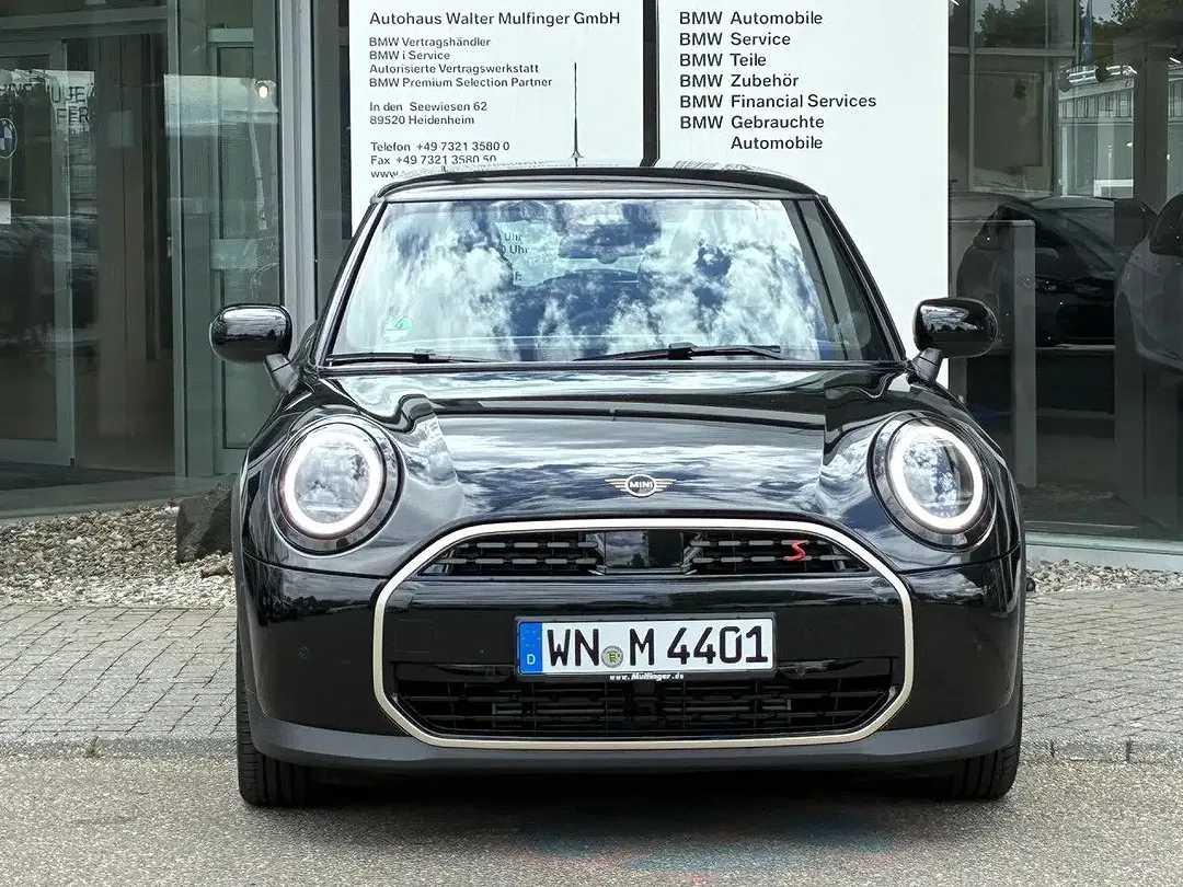 MINI Cooper S John Cooper Works - Thumbnail 3
