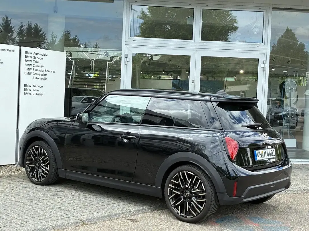 MINI Cooper S John Cooper Works - Thumbnail 6