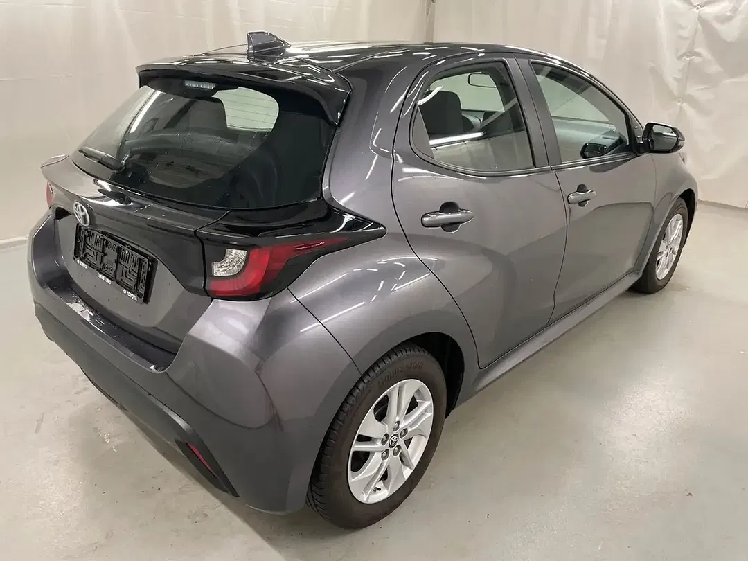 Toyota Yaris 1.5 Active - Thumbnail 3