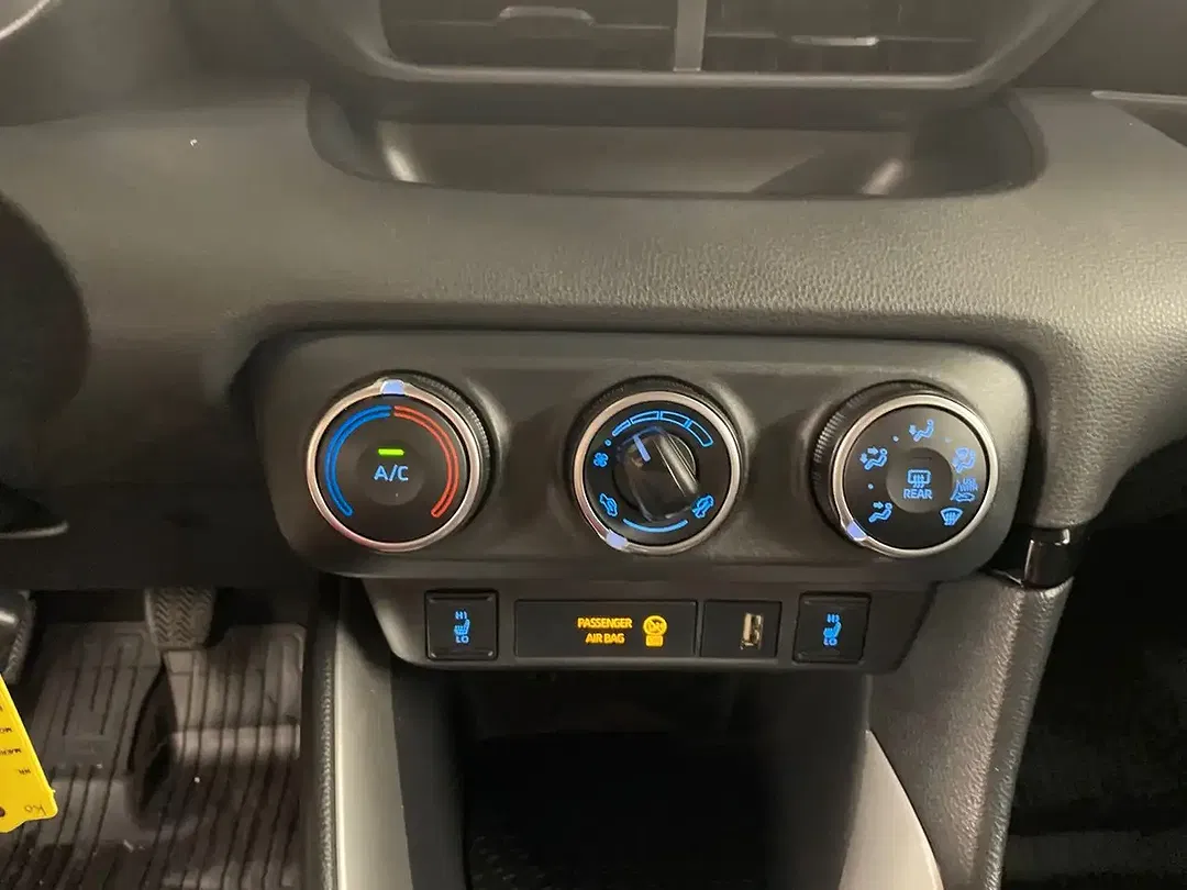 Toyota Yaris 1.5 Active - Thumbnail 9