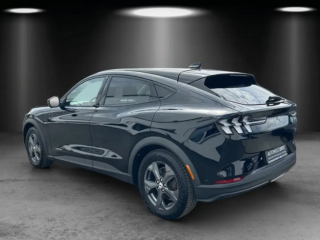 Ford Mustang Mach-E AUT - Thumbnail 3