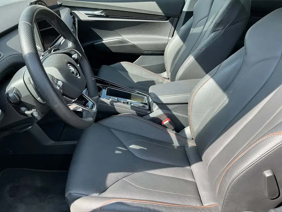 Skoda Enyaq 80 iV Suite - Thumbnail 11