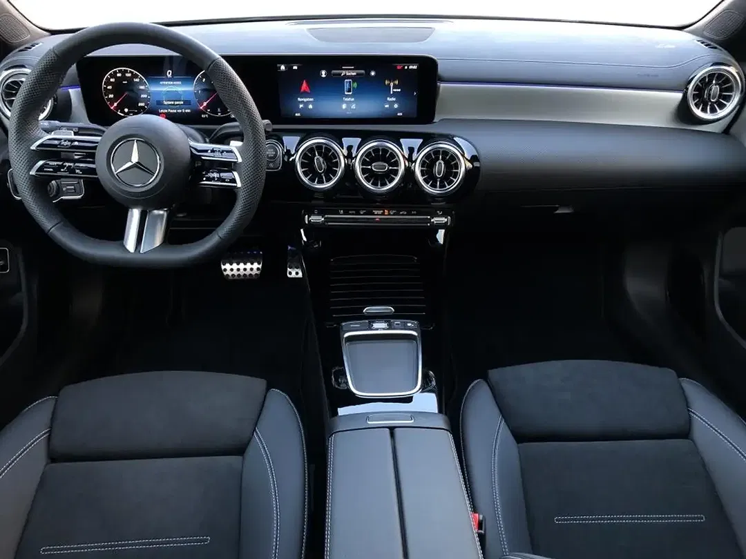 Mercedes-Benz CLA 200 AMG MBUX Night - Thumbnail 4
