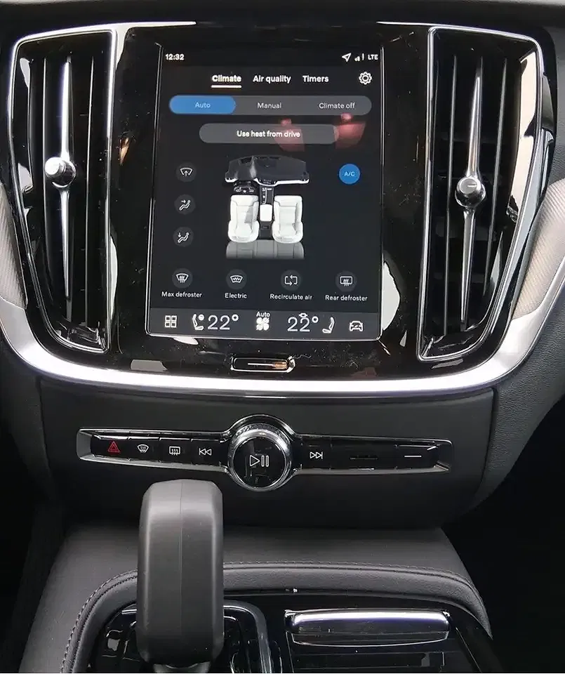 Volvo V60 T8 PHEV AWD Plus Dark Business - Thumbnail 13